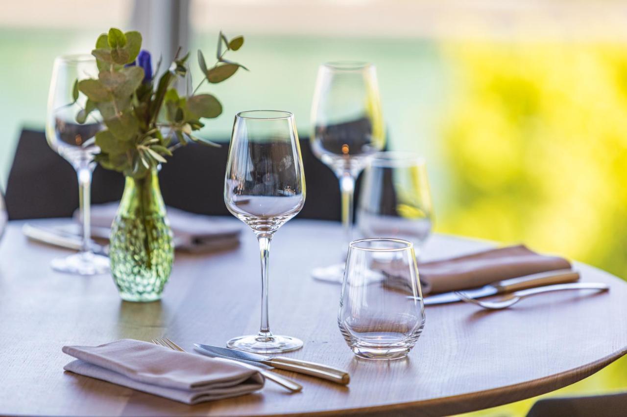 Отель Sofitel Lyon Bellecour Экстерьер фото Wine glasses