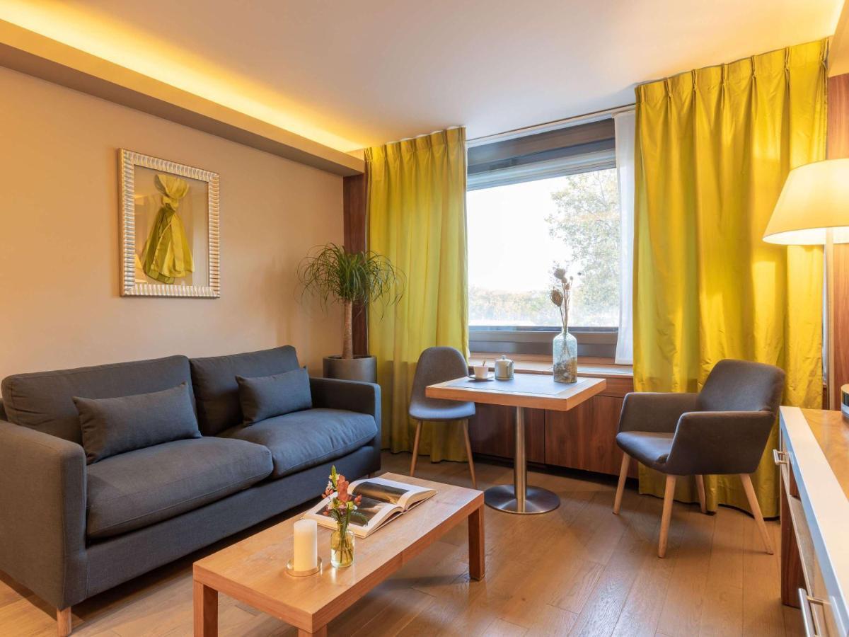 Отель Sofitel Lyon Bellecour Экстерьер фото A typical apartment at the residence