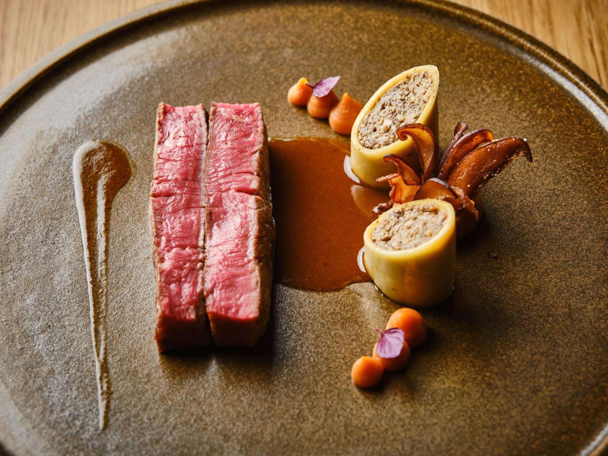Отель Sofitel Lyon Bellecour Экстерьер фото A dish at the restaurant