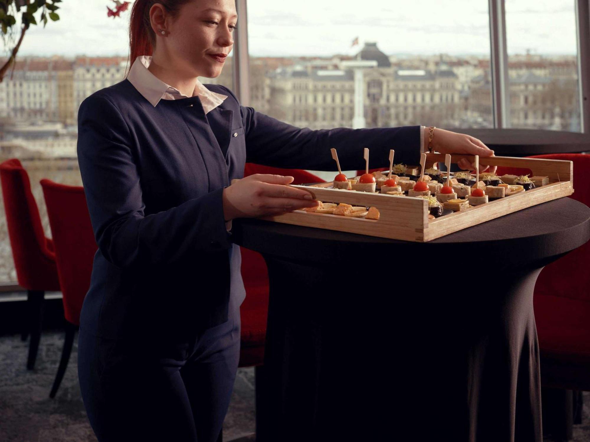 Отель Sofitel Lyon Bellecour Экстерьер фото